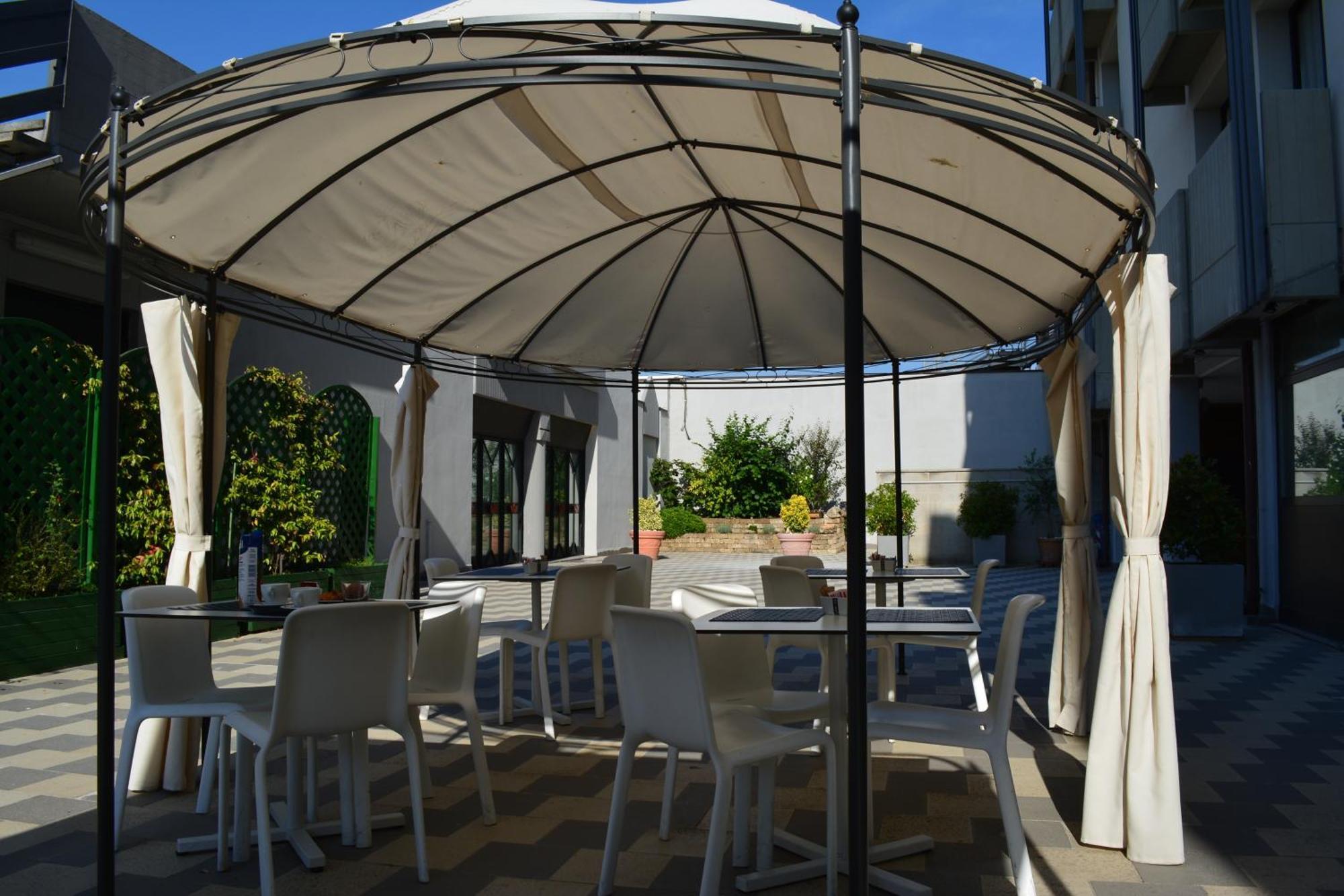Ilga Hotel Collecchio Esterno foto