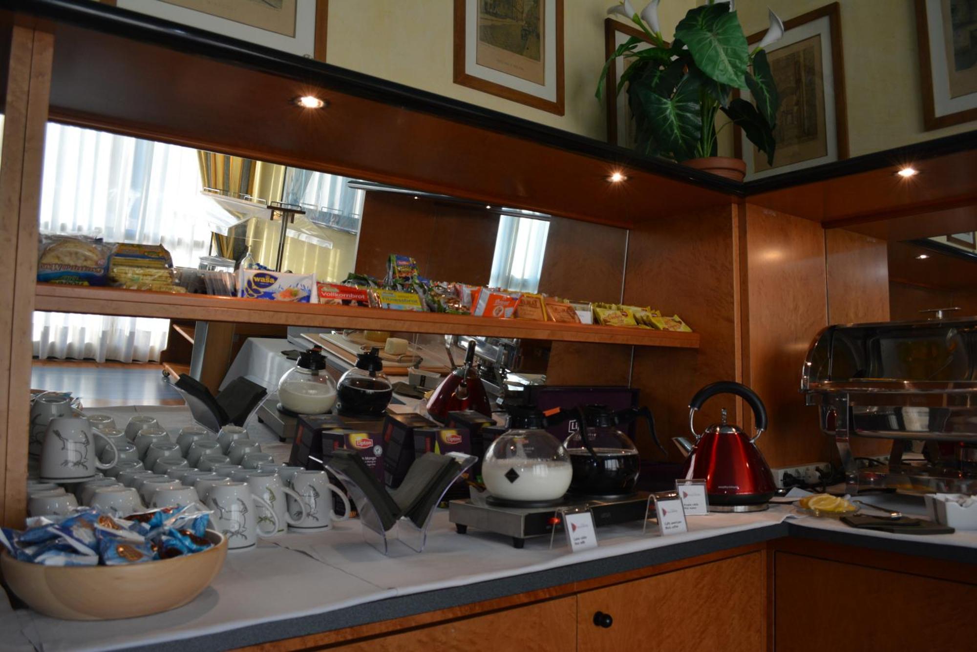 Ilga Hotel Collecchio Esterno foto