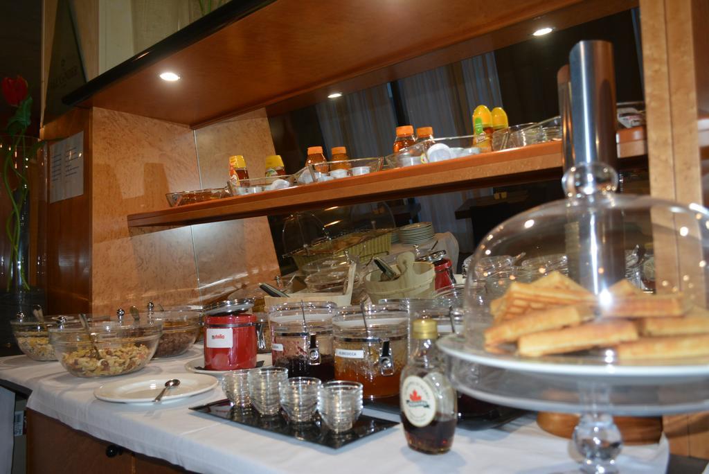 Ilga Hotel Collecchio Esterno foto